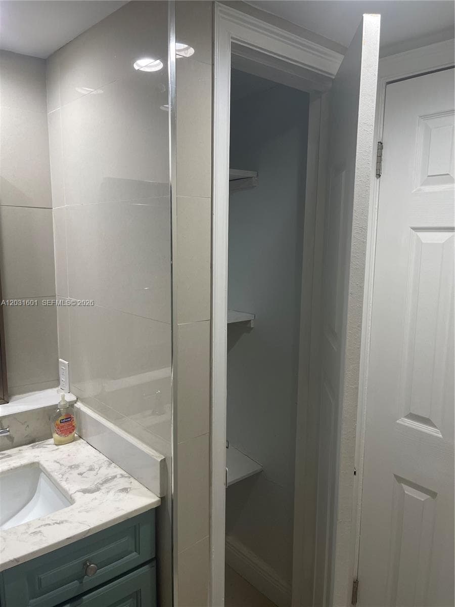 7505 SW 82nd St # 212, Miami FL 33143 — 32