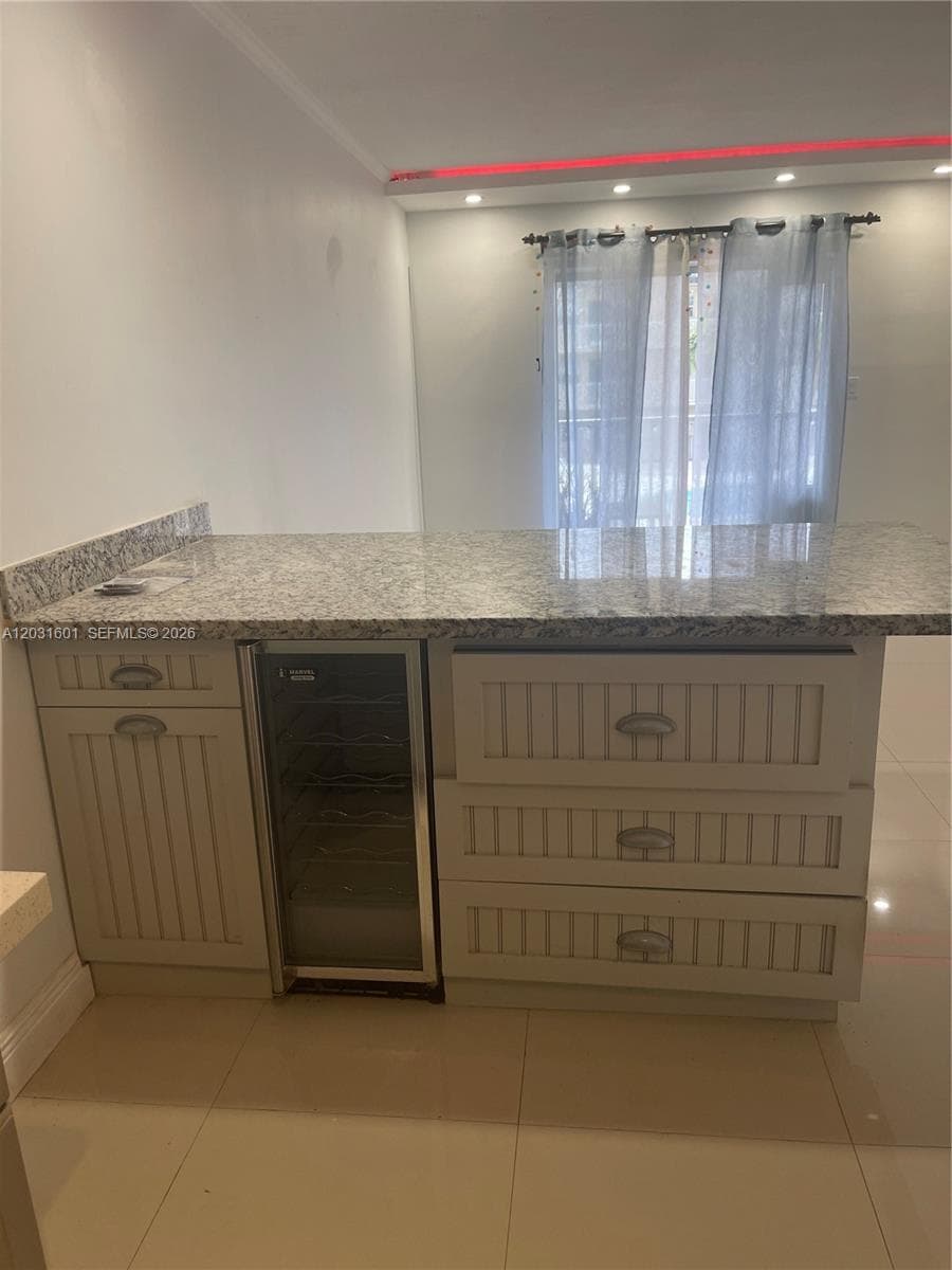7505 SW 82nd St # 212, Miami FL 33143 — 9