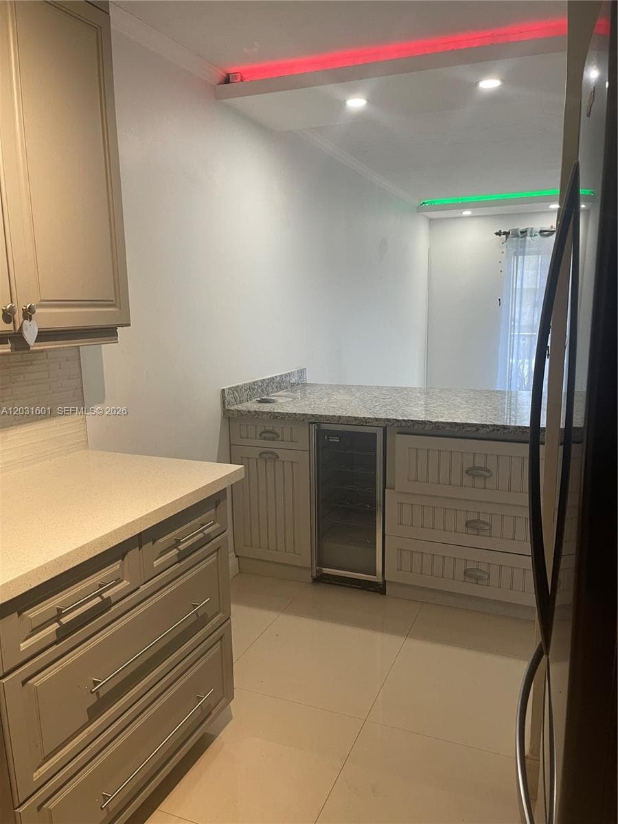 7505 SW 82nd St # 212, Miami FL 33143 — 8