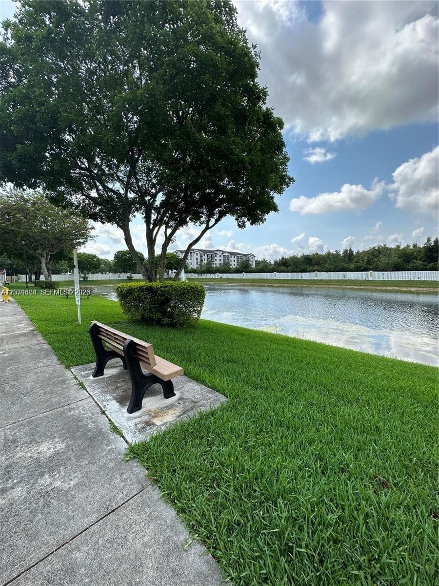 10945 NW 43rd Ln # 10945, Doral FL 33178 — 3