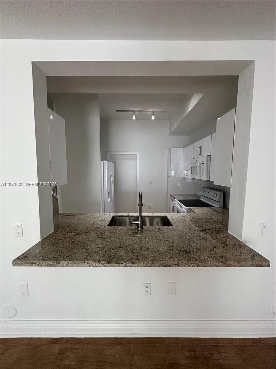 10945 NW 43rd Ln # 10945, Doral FL 33178 — 5