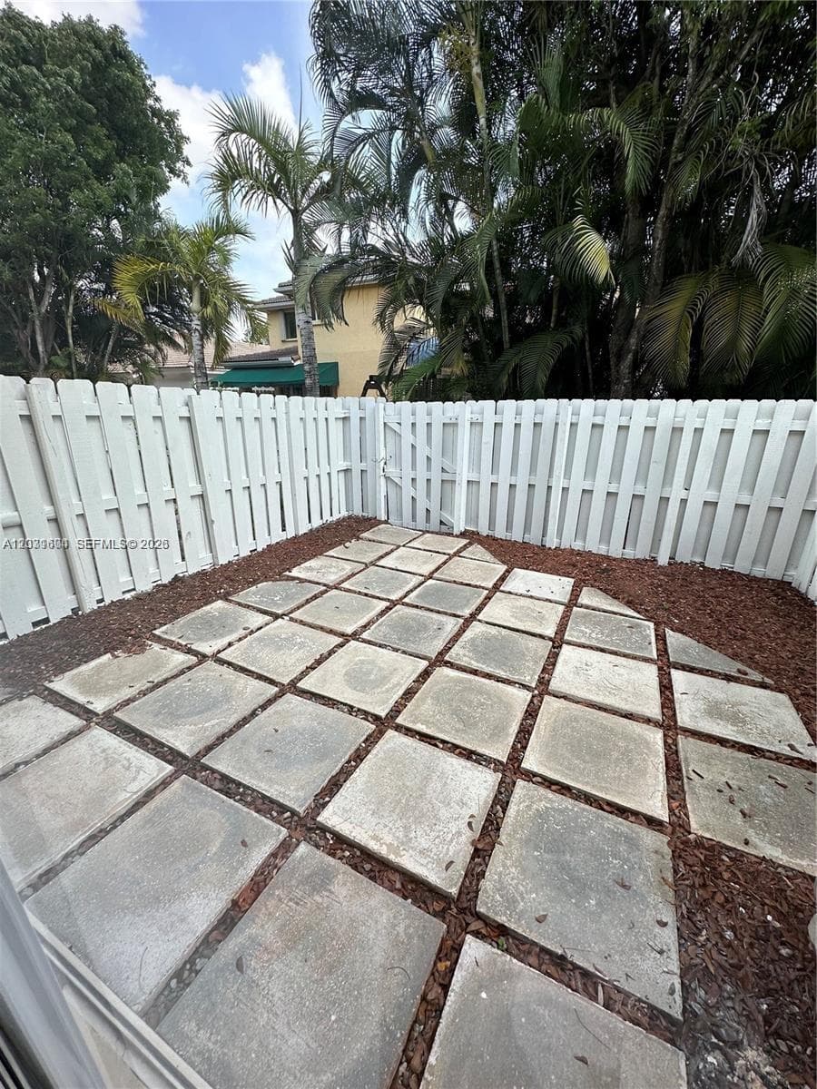 10945 NW 43rd Ln # 10945, Doral FL 33178 — 11