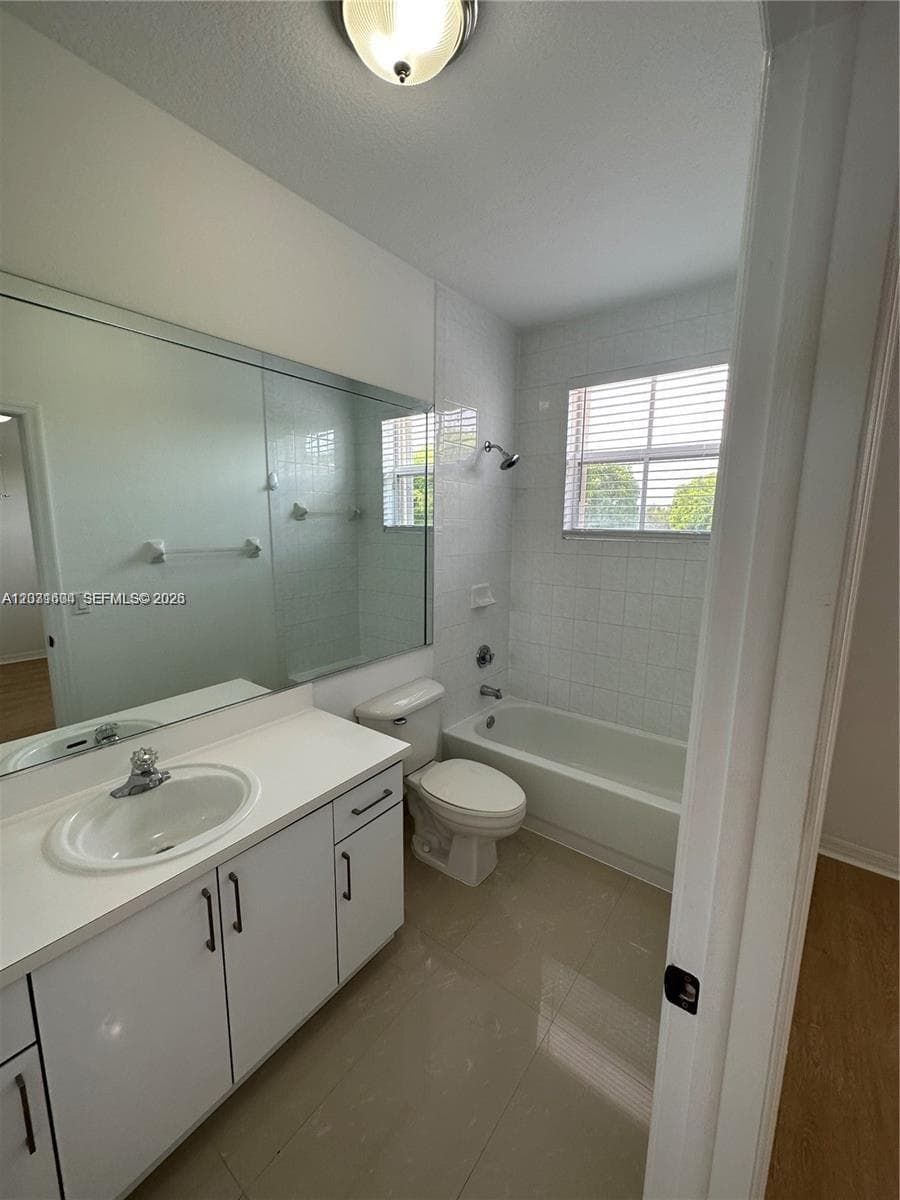 10945 NW 43rd Ln # 10945, Doral FL 33178 — 8