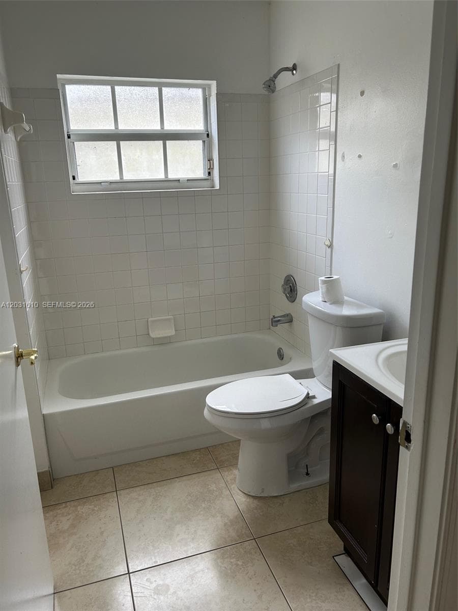 9136 NW 192nd Ter, Hialeah FL 33018 — 9
