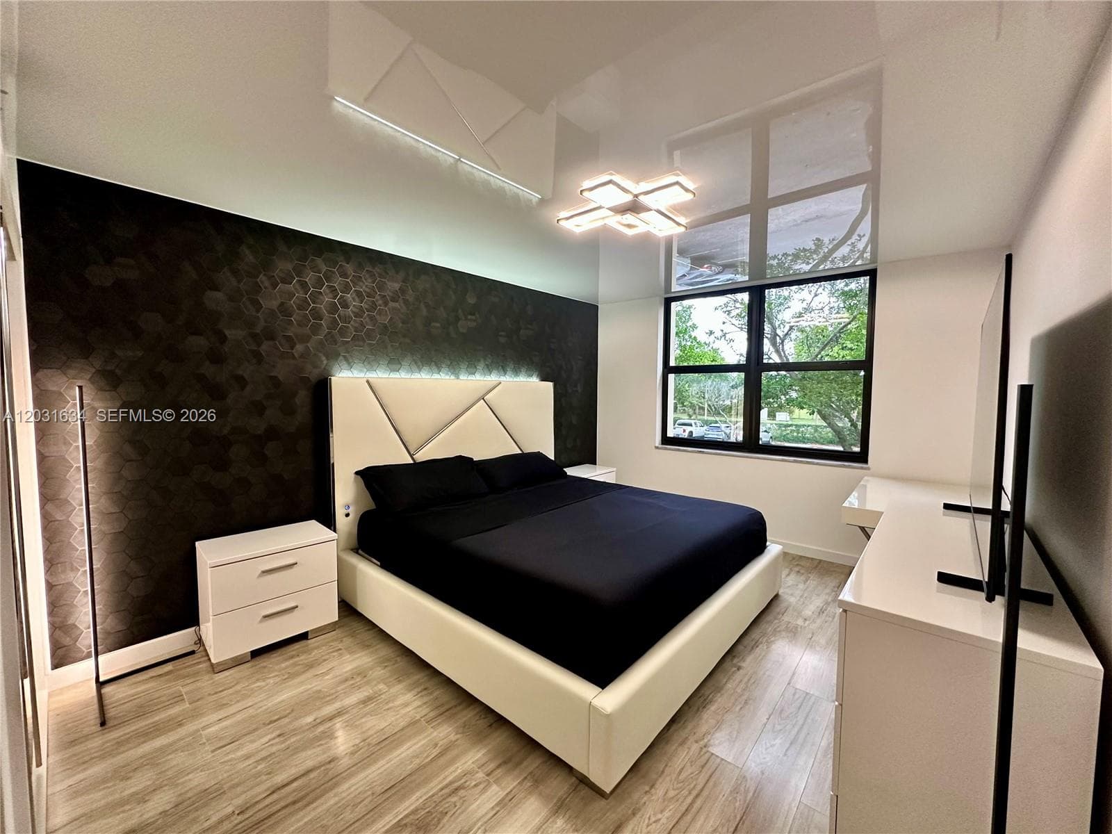 671 NE 195th St # 205E, Miami FL 33179 — 16