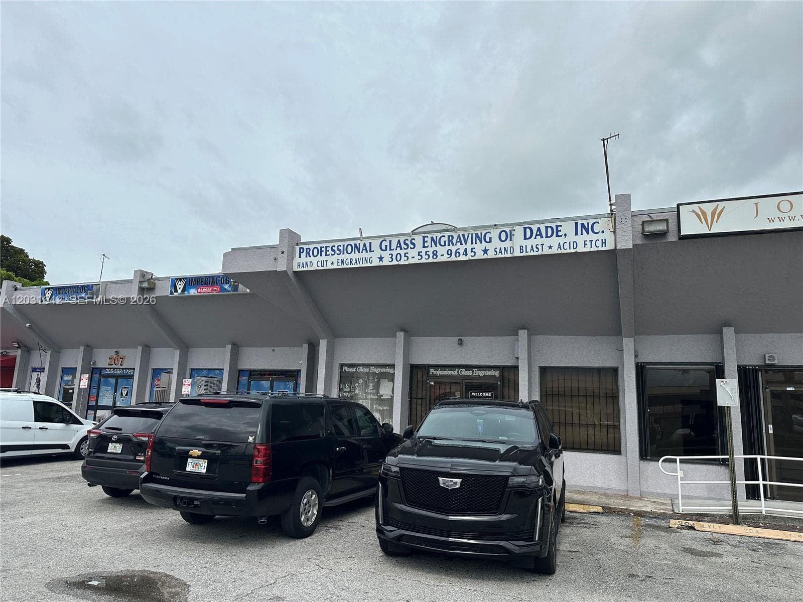 3960 W 16th Ave # 205, Hialeah FL 33012 — 1