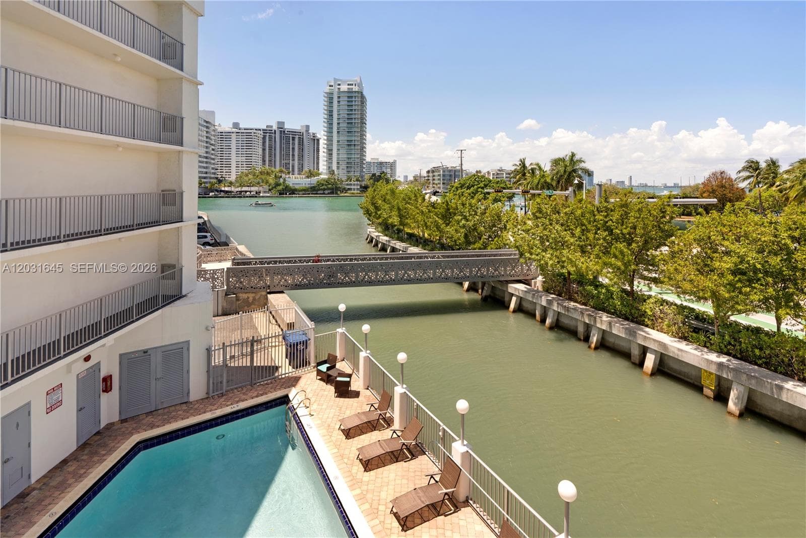 1674 Bay Rd # 301, Miami Beach FL 33139 — 18