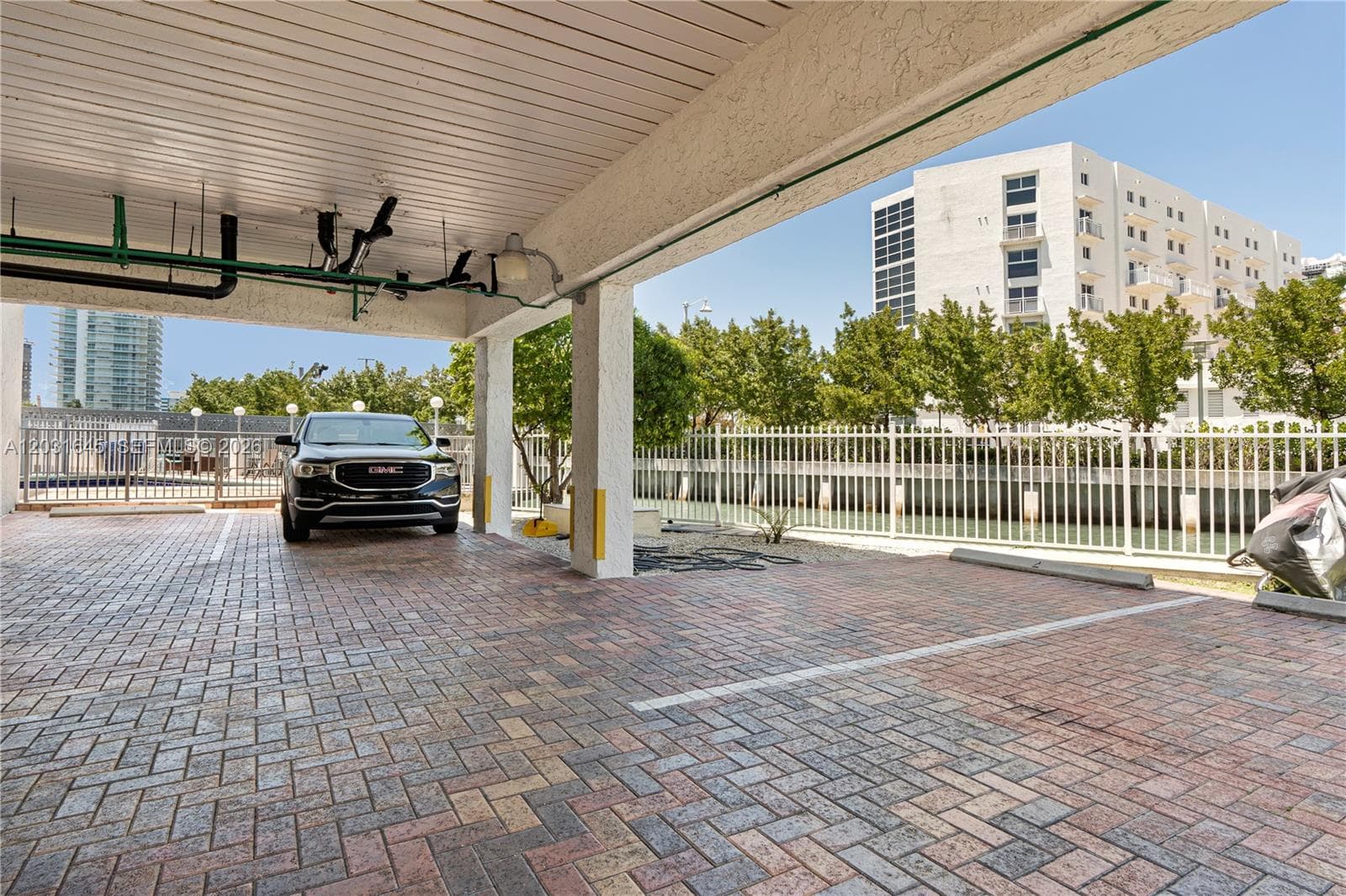 1674 Bay Rd # 301, Miami Beach FL 33139 — 19