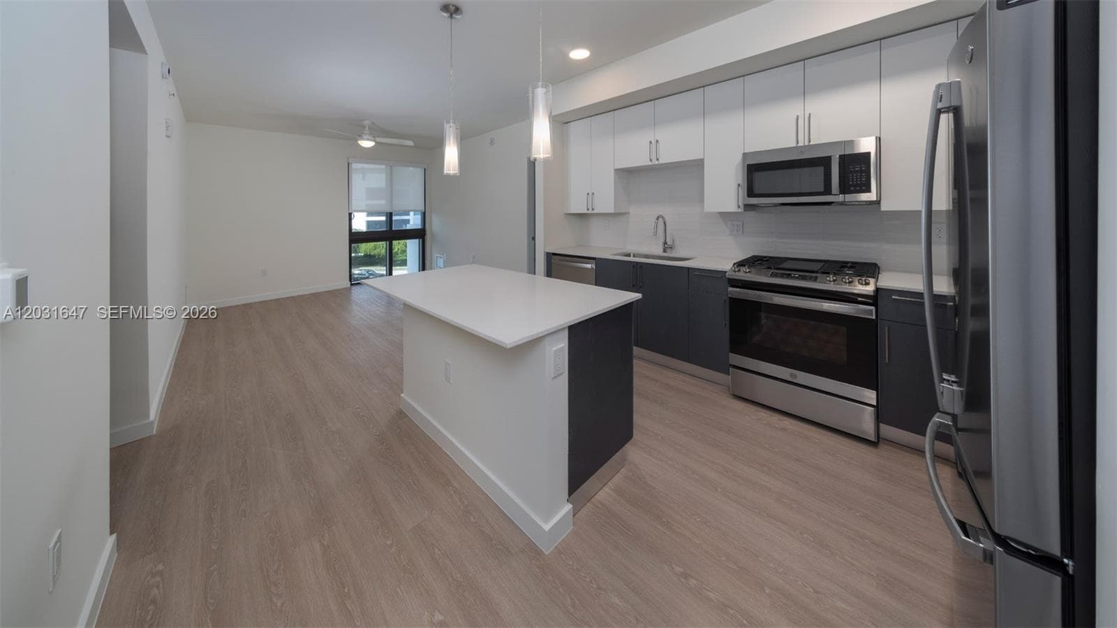 19401 W Dixie Hwy # 313, Miami FL 33180 — 26