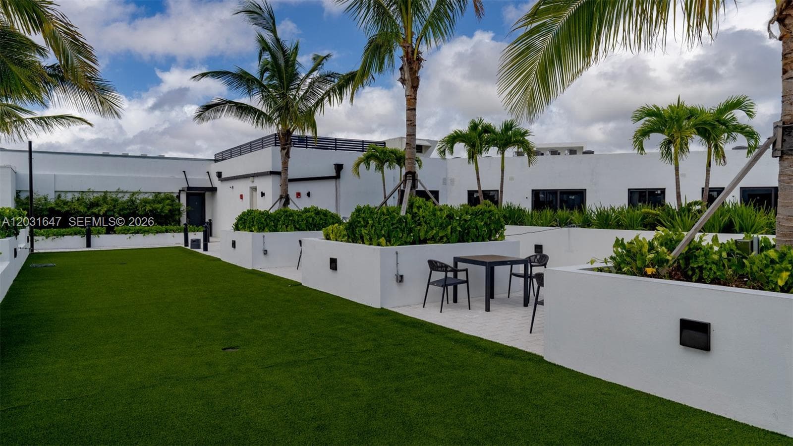 19401 W Dixie Hwy # 313, Miami FL 33180 — 7