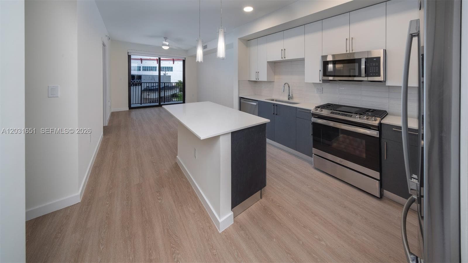 19401 W Dixie Hwy # 233, Miami FL 33180 — 23
