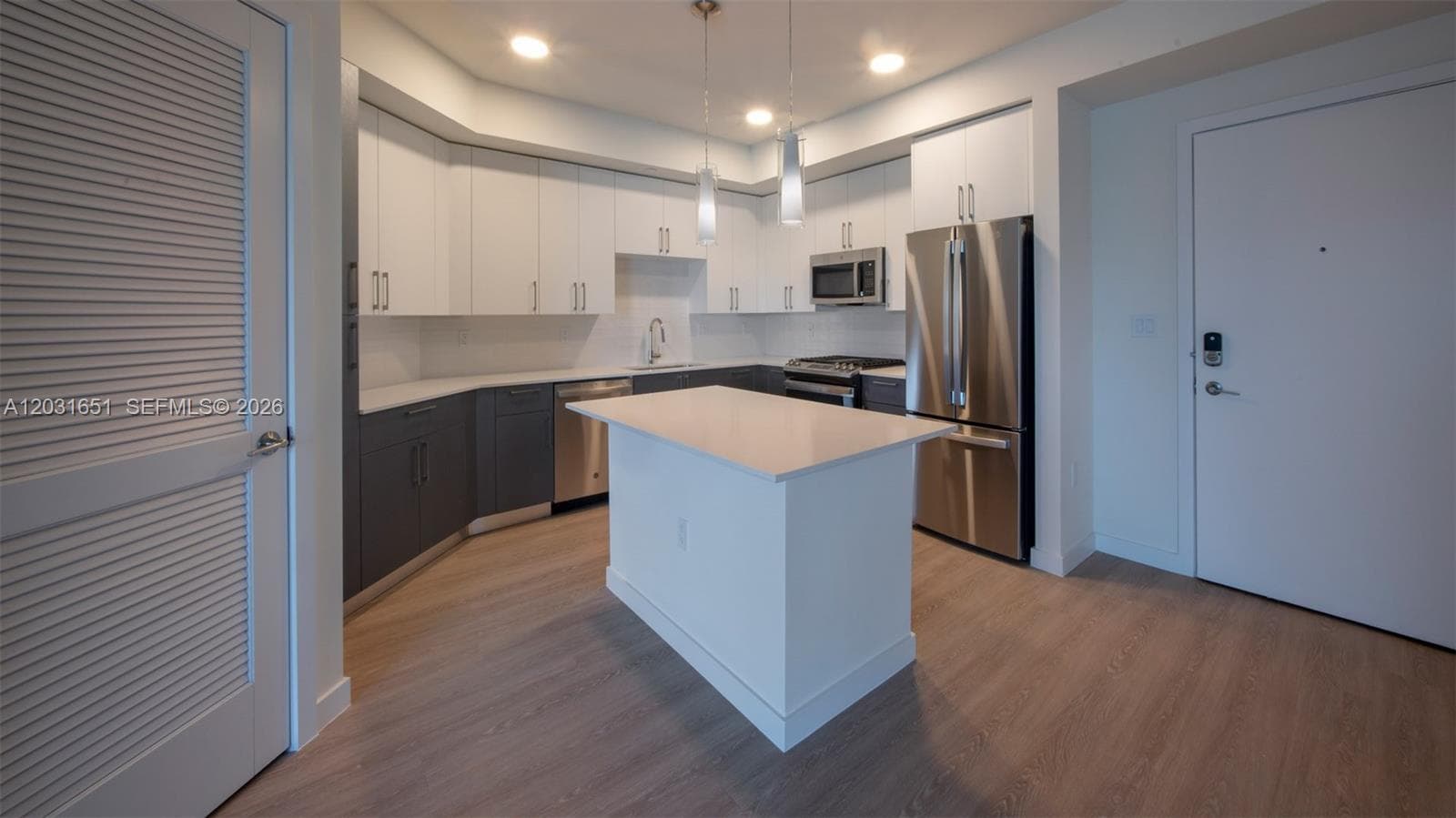 19401 W Dixie Hwy # 233, Miami FL 33180 — 29