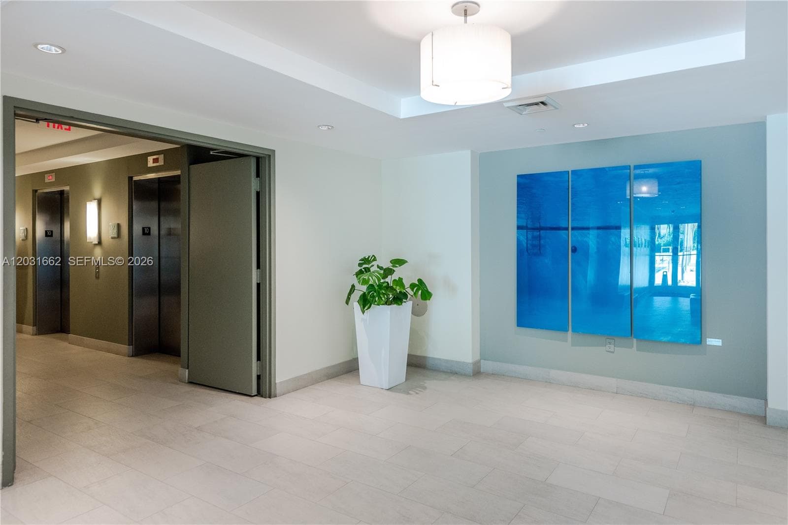 951 Brickell Ave # 705, Miami FL 33131 — 33