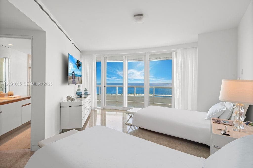 1643 Brickell Ave # 4102, Miami FL 33129 — 34