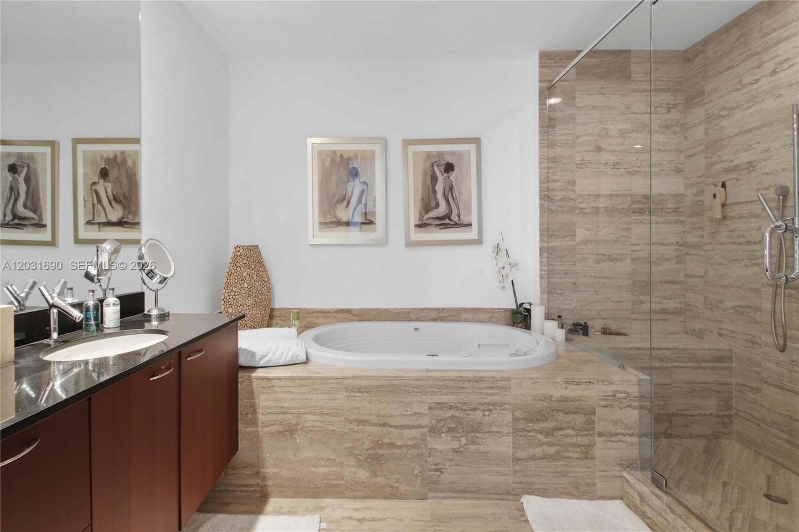 15811 Collins Ave # 403, Sunny Isles Beach FL 33160 — 25