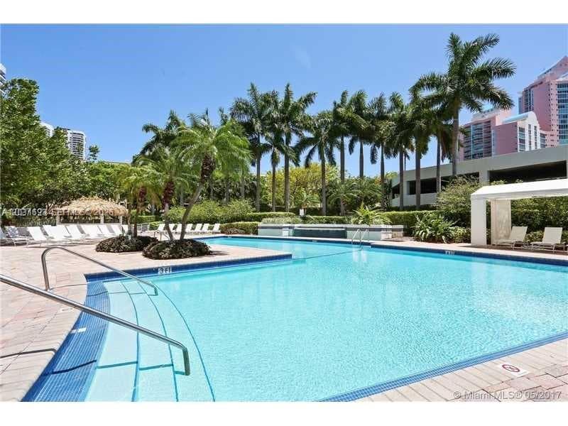 3300 NE 192nd St, Aventura FL 33180 — 3
