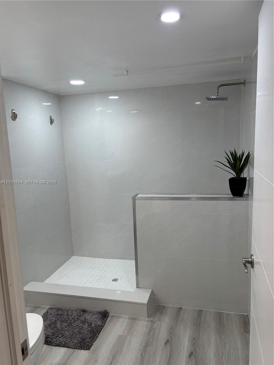 1717 N Bayshore Dr # 1652, Miami FL 33132 — 13