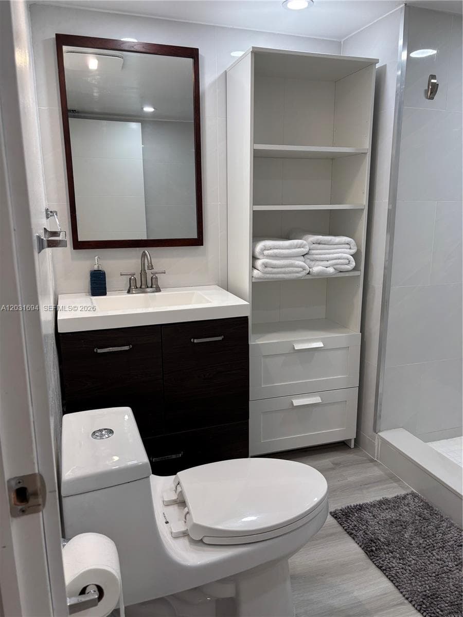 1717 N Bayshore Dr # 1652, Miami FL 33132 — 12
