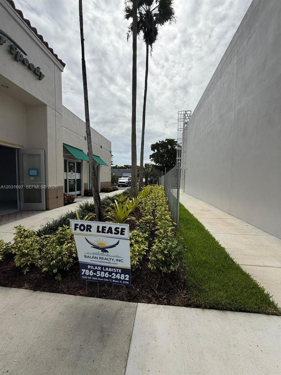 6155 E Miami Lakes Dr E # 17A, Miami Lakes FL 33014 — 2