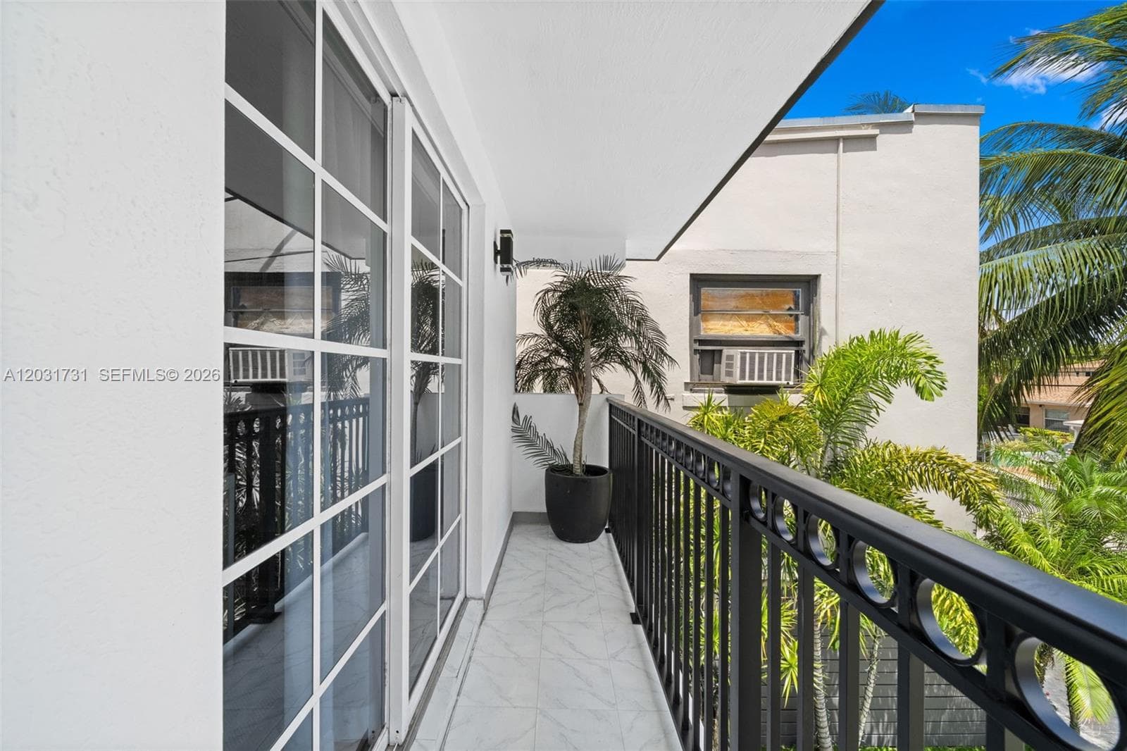 2752 SW 11th St, Miami FL 33135 — 32