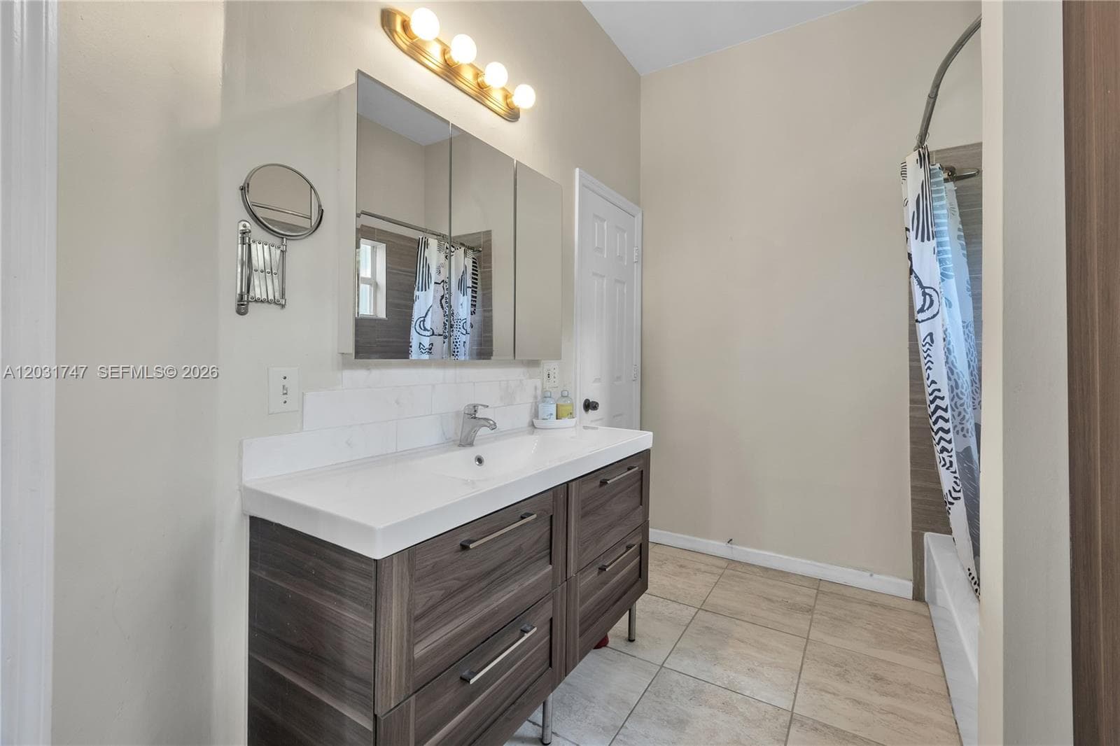2850 Coconut Ave # 15, Miami FL 33133 — 23