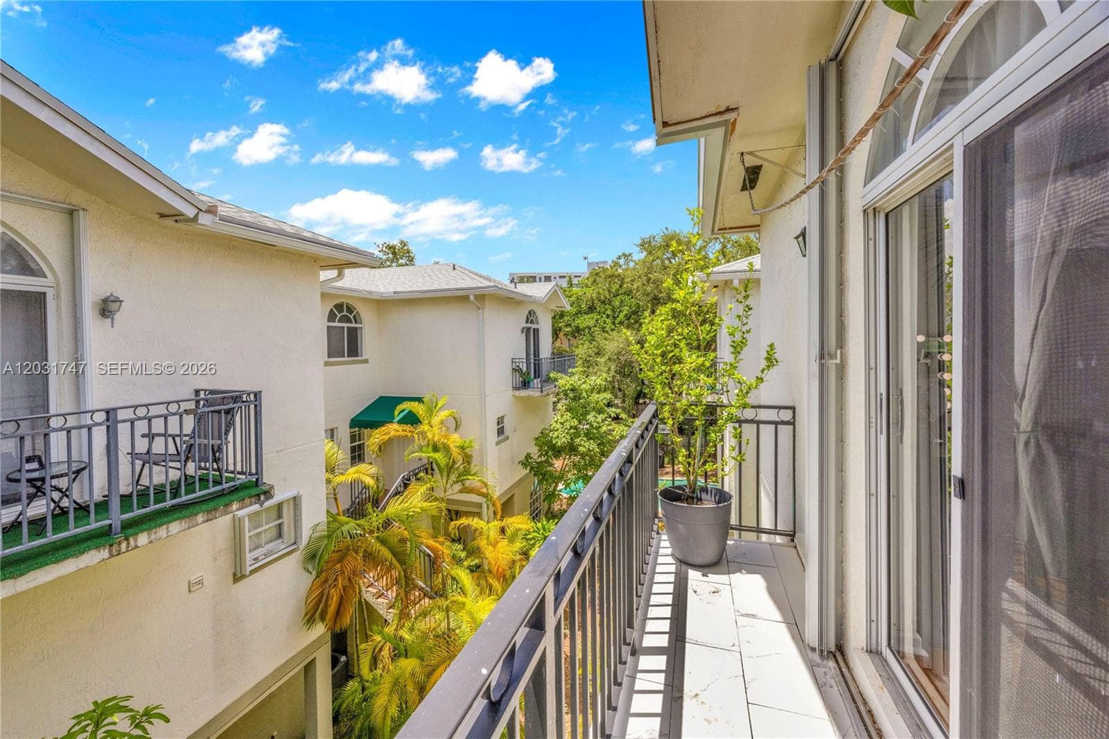2850 Coconut Ave # 15, Miami FL 33133 — 28