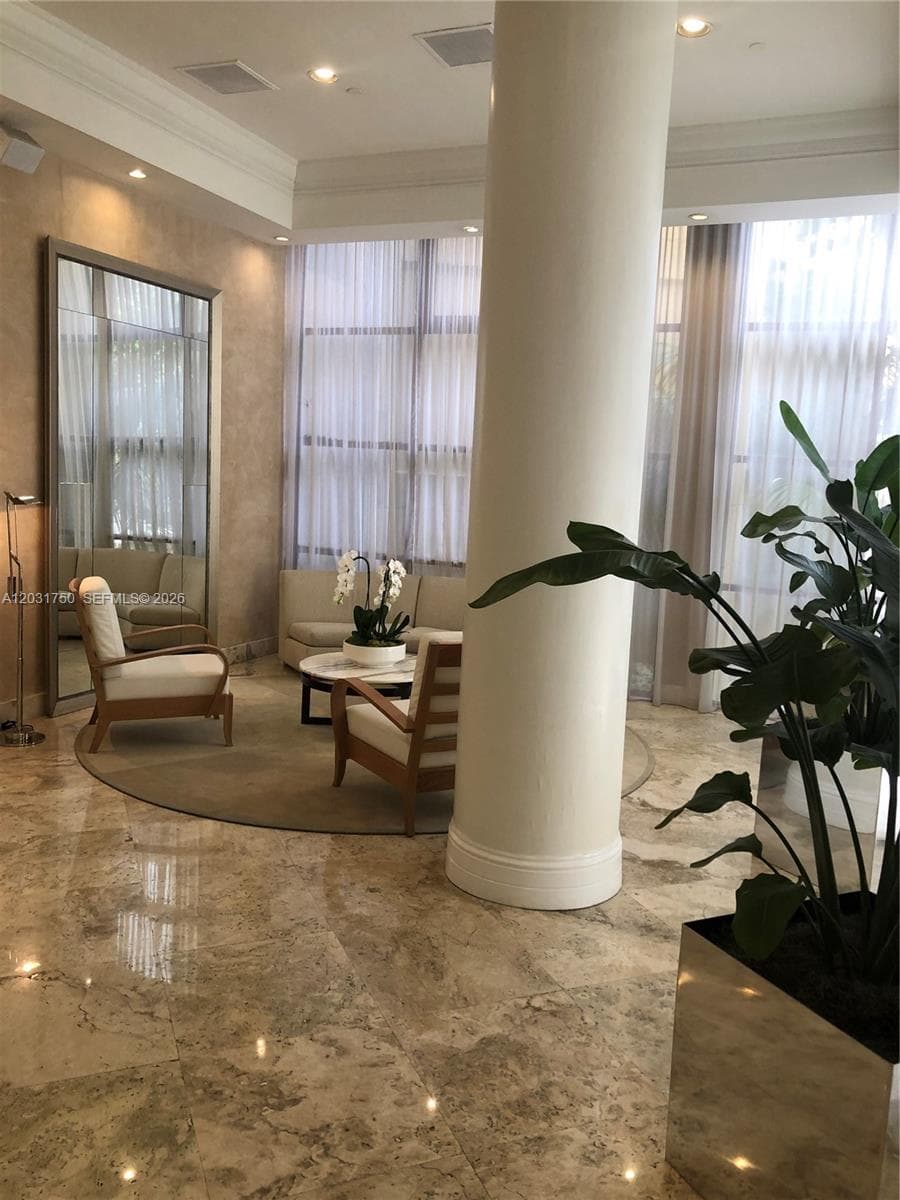 770 Claughton Island Dr # 1504, Miami FL 33131 — 23