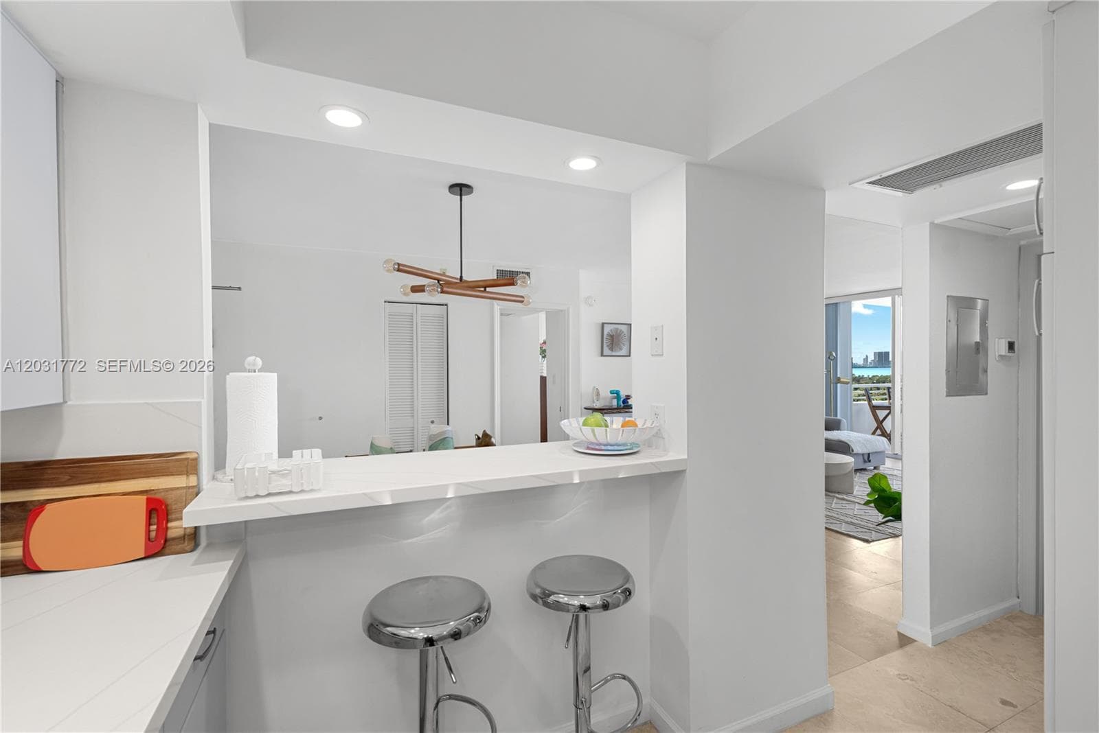 5600 Collins Ave # 14R, Miami Beach FL 33140 — 14