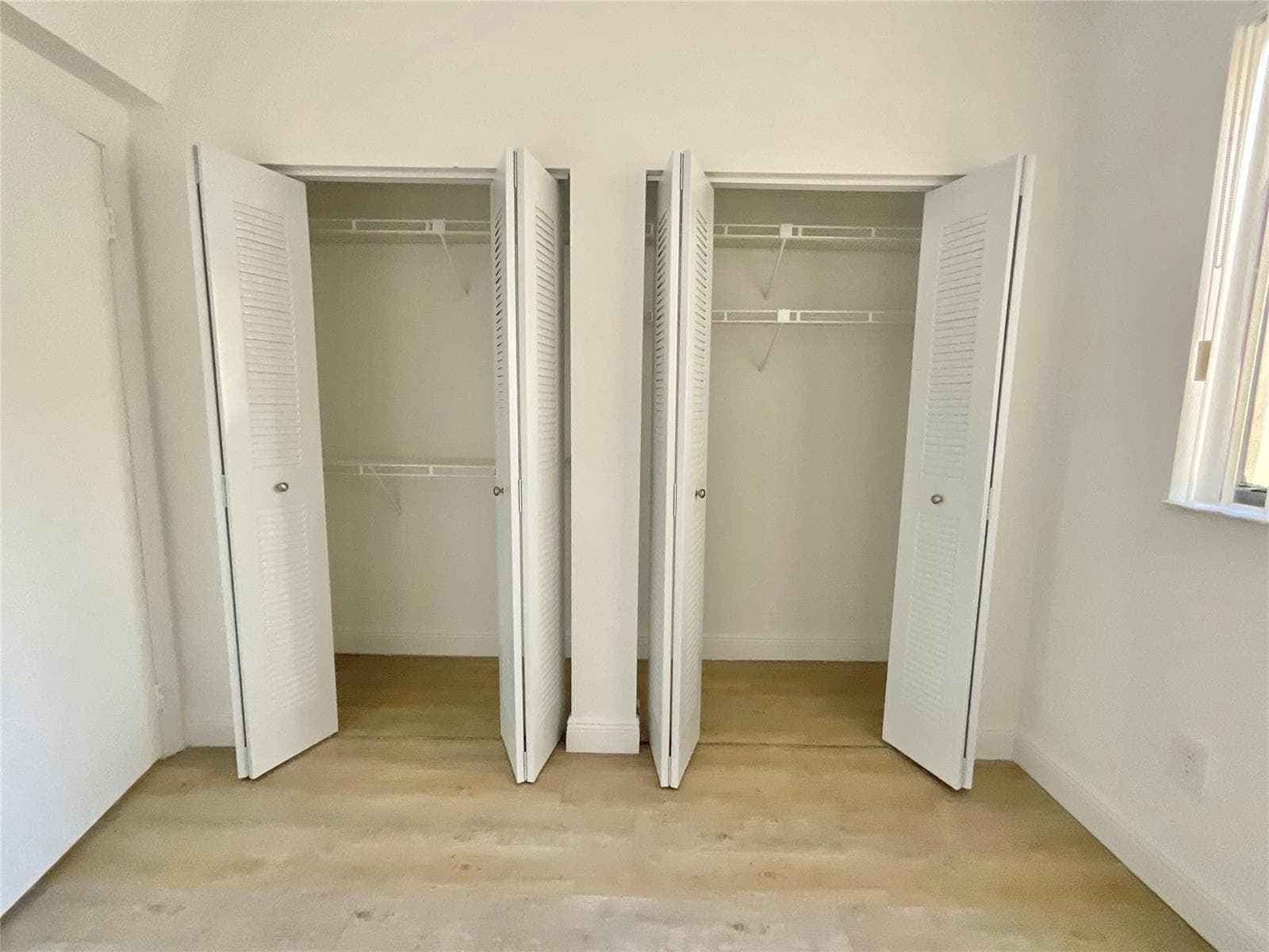 9517 Fontainebleau Boulevard # 224, Miami FL 33172 — 8