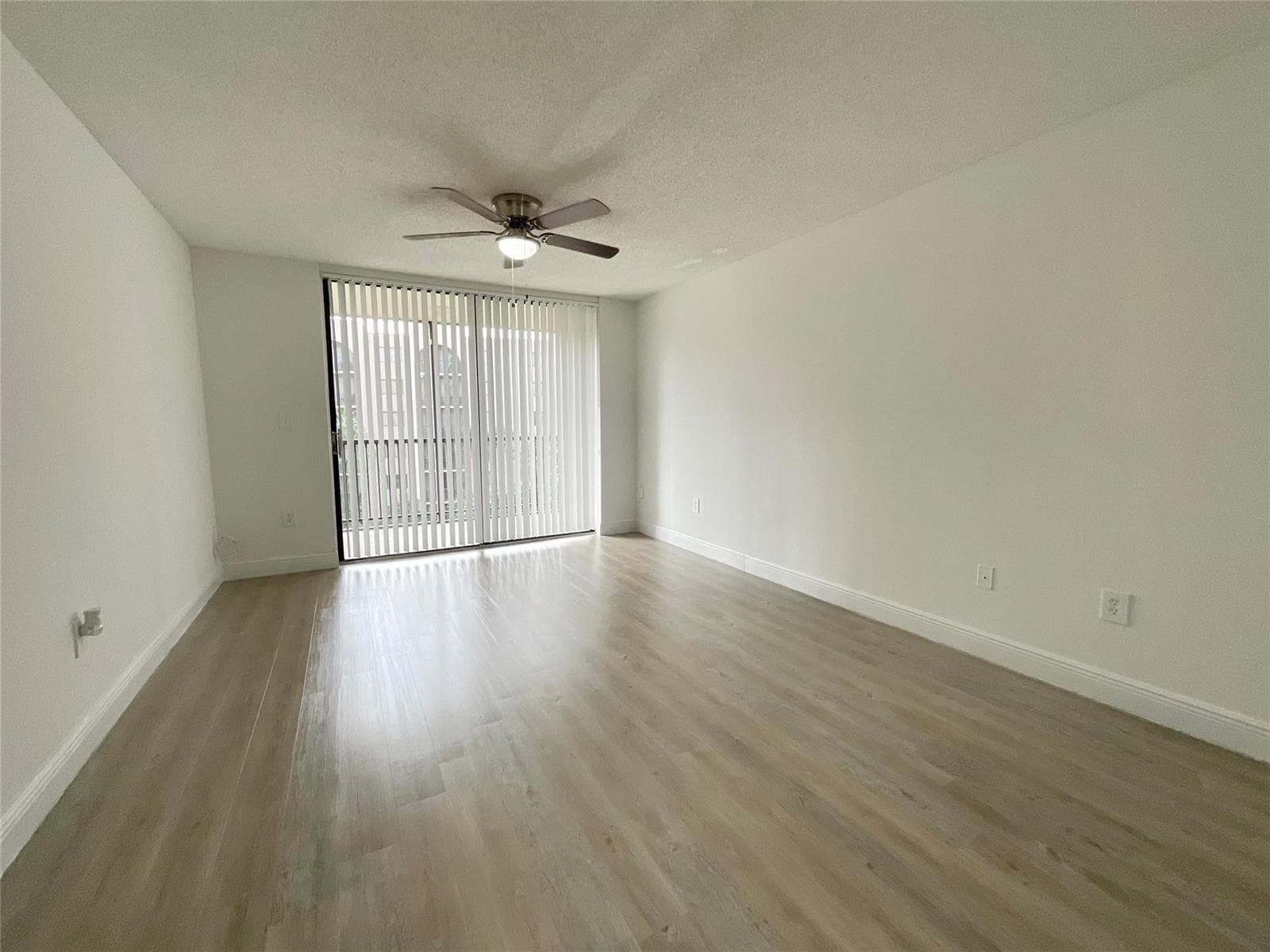 9517 Fontainebleau Boulevard # 301, Miami FL 33172 — 2
