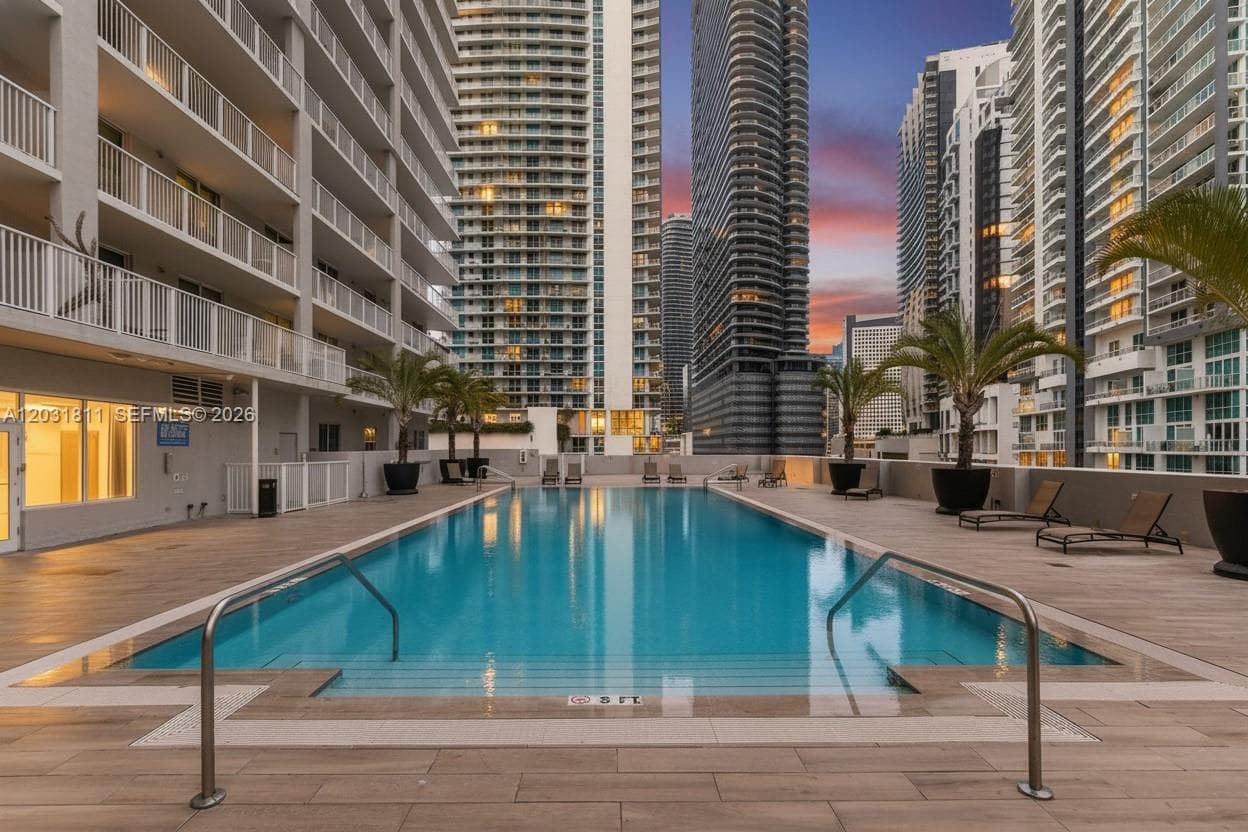 1250 S Miami Ave # 1701, Miami FL 33130 — 1