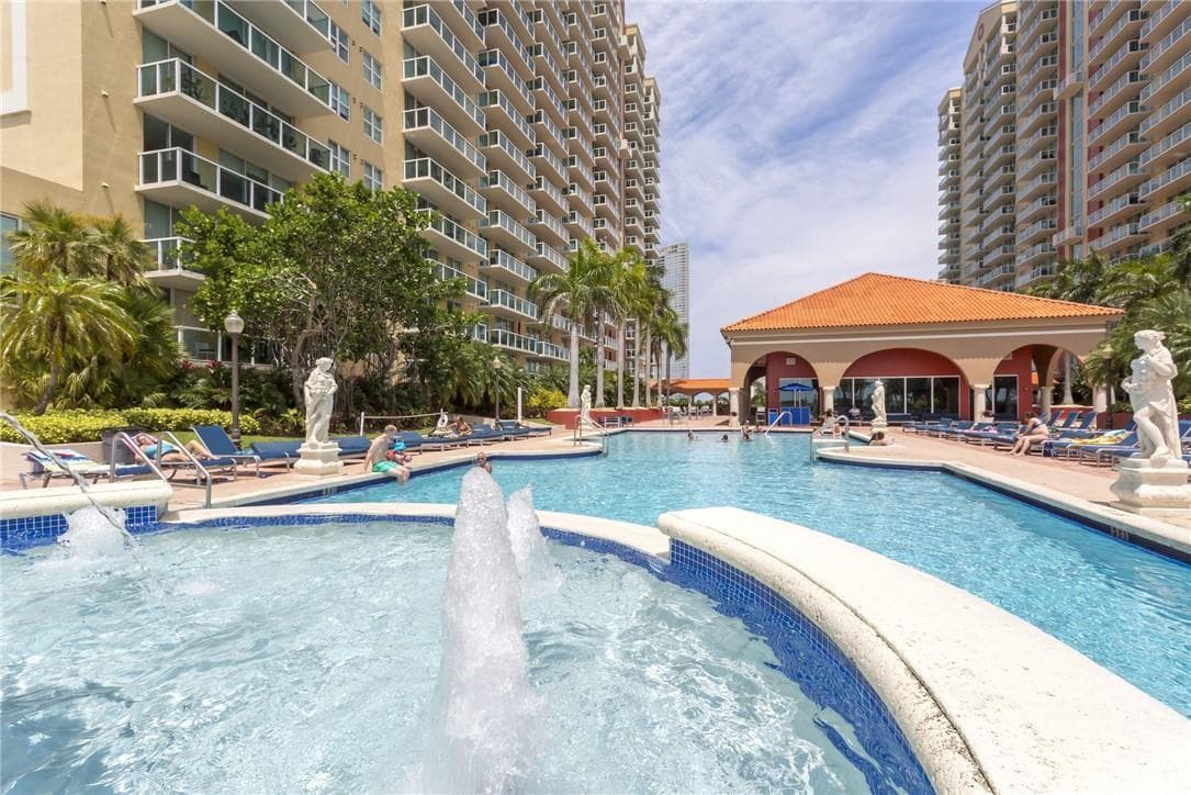 16900 N Bay Road # 817, Sunny Isles Beach FL 33160 — 30