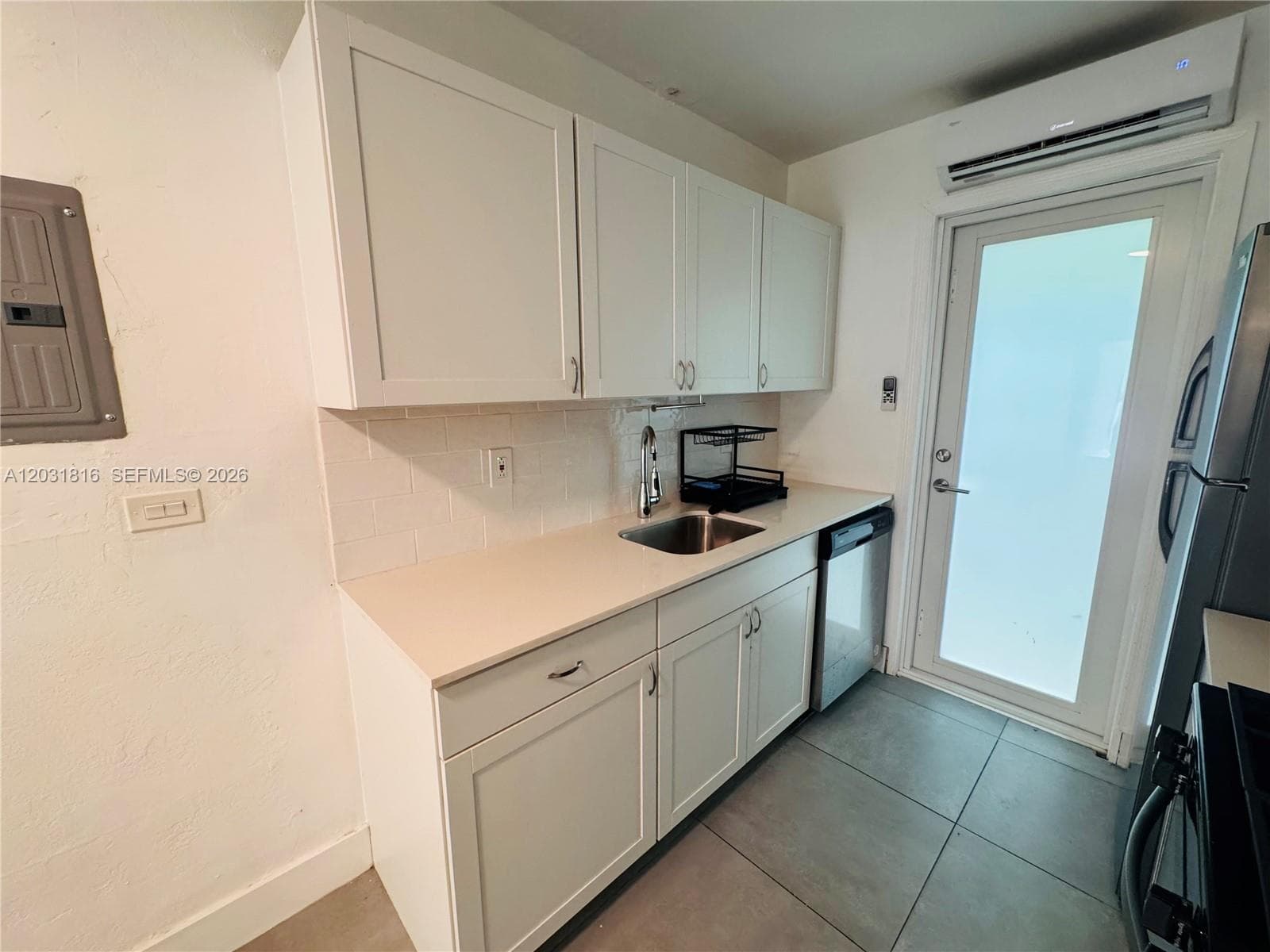 75 Washington Ave # 10, Miami Beach FL 33139 — 7
