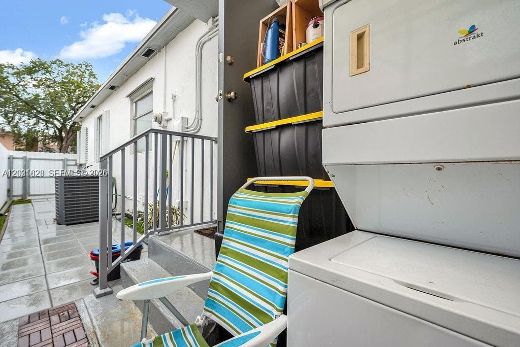 600 NW 34th Ave, Miami FL 33125 — 17