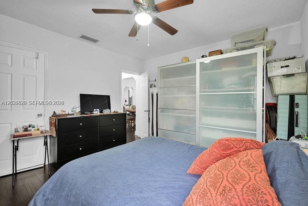 600 NW 34th Ave, Miami FL 33125 — 22