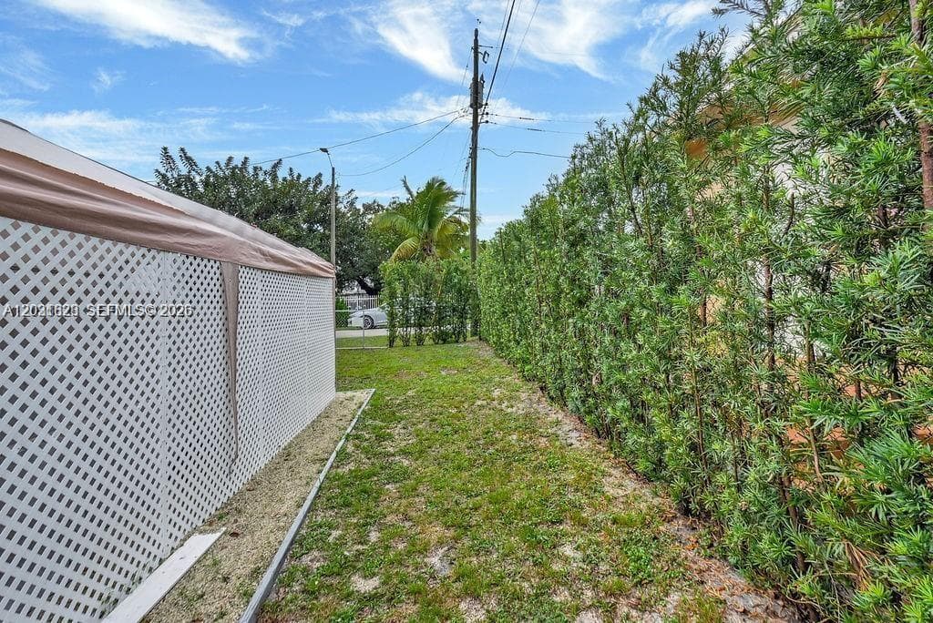 600 NW 34th Ave, Miami FL 33125 — 30