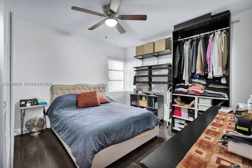 600 NW 34th Ave, Miami FL 33125 — 21