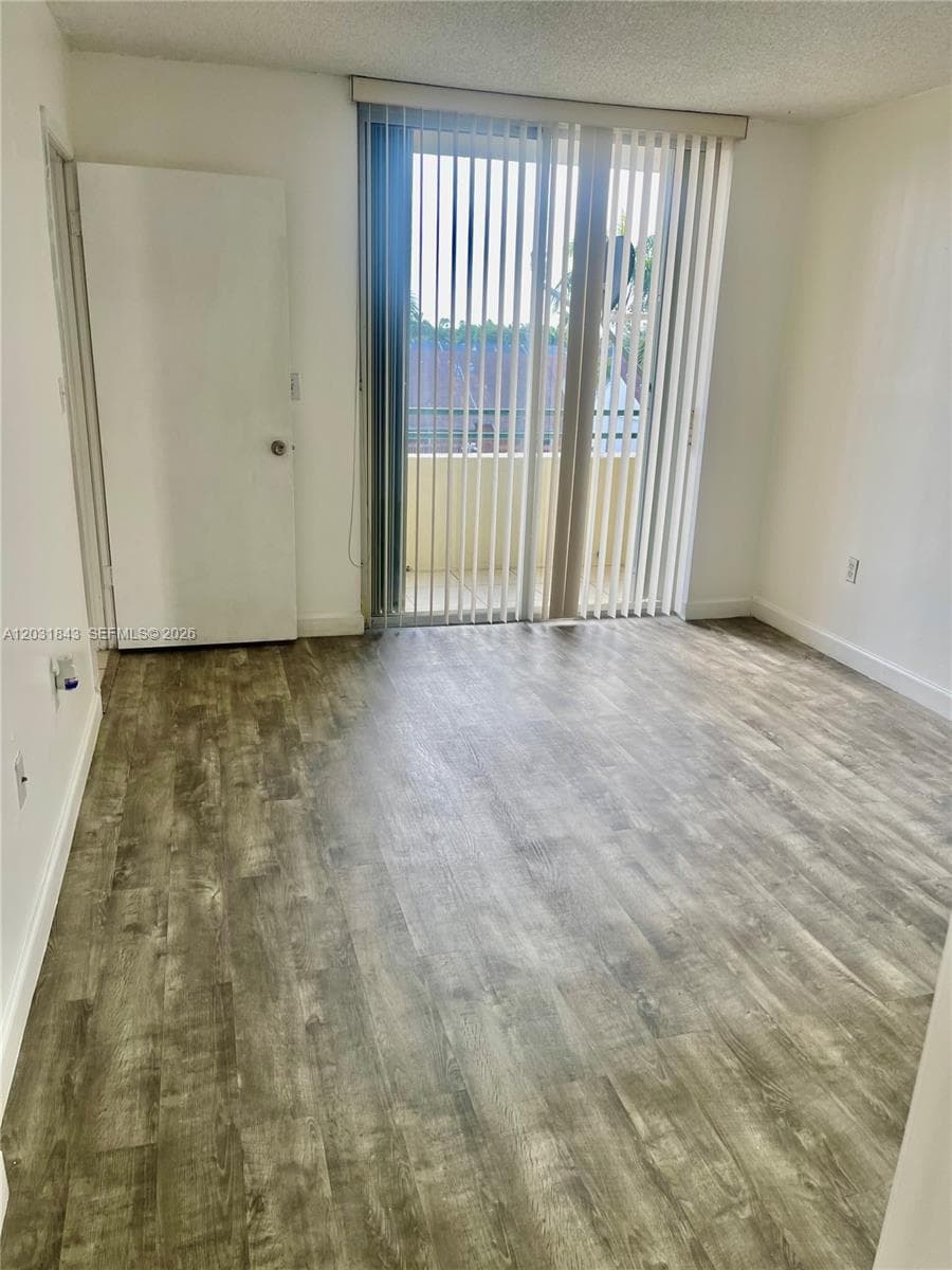 8321 NW 7th St # 407, Miami FL 33126 — 12