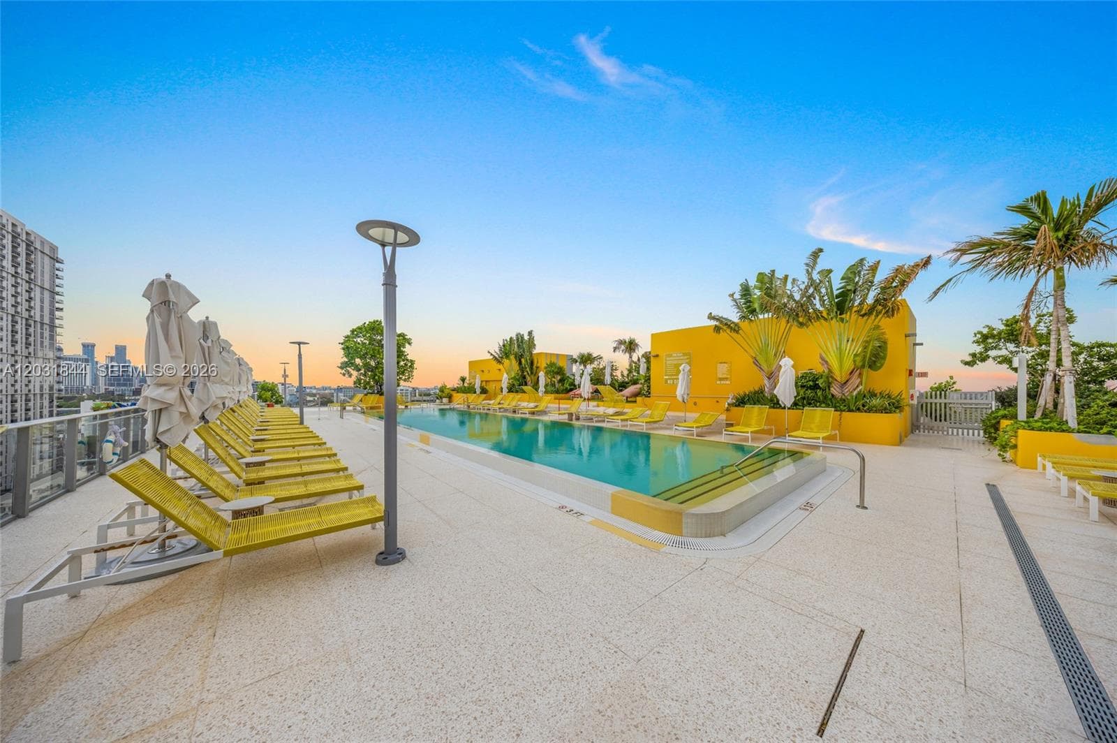 90 NE 32 # 1013, Miami FL 33137 — 23