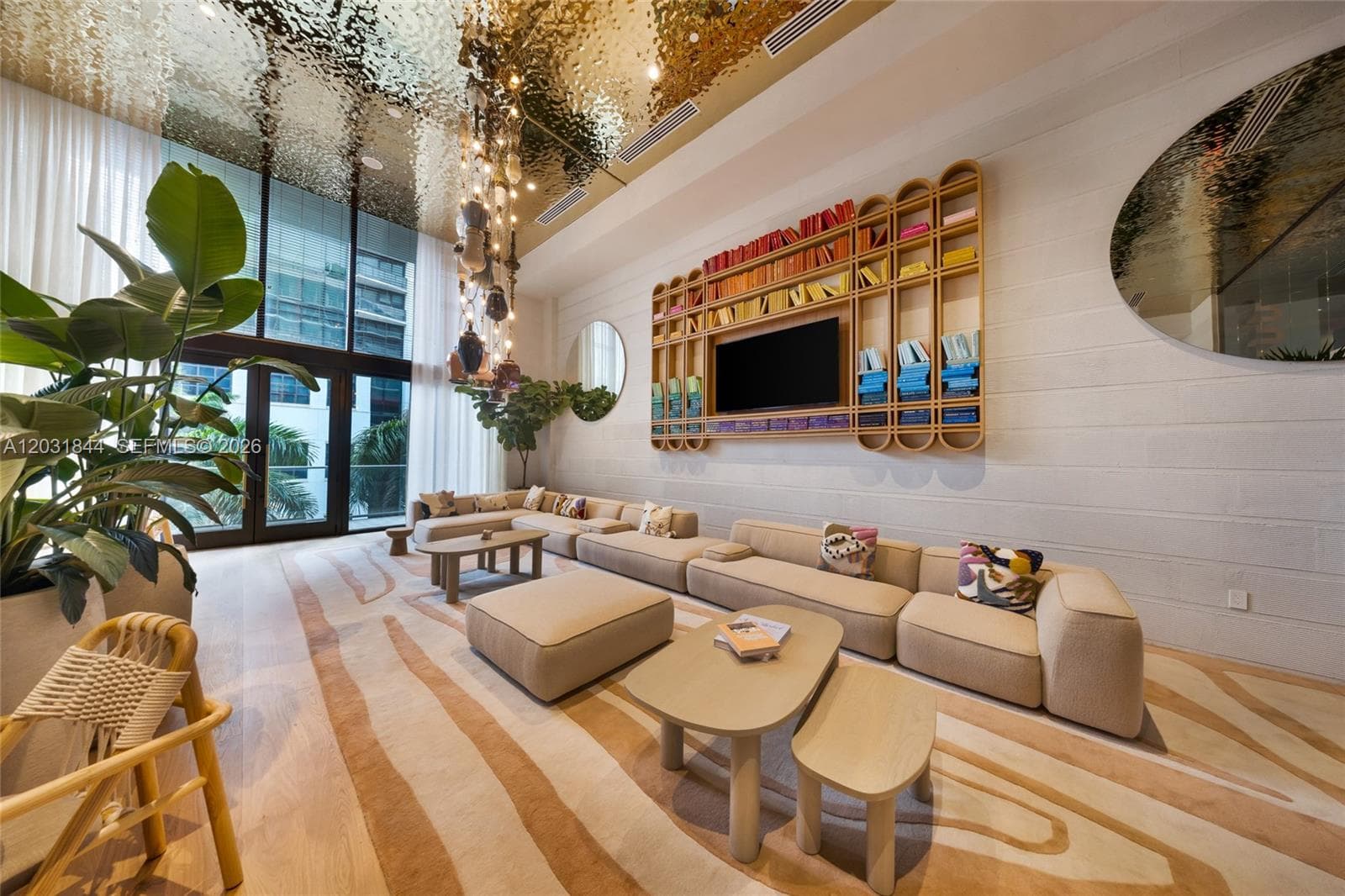 90 NE 32 # 1013, Miami FL 33137 — 33