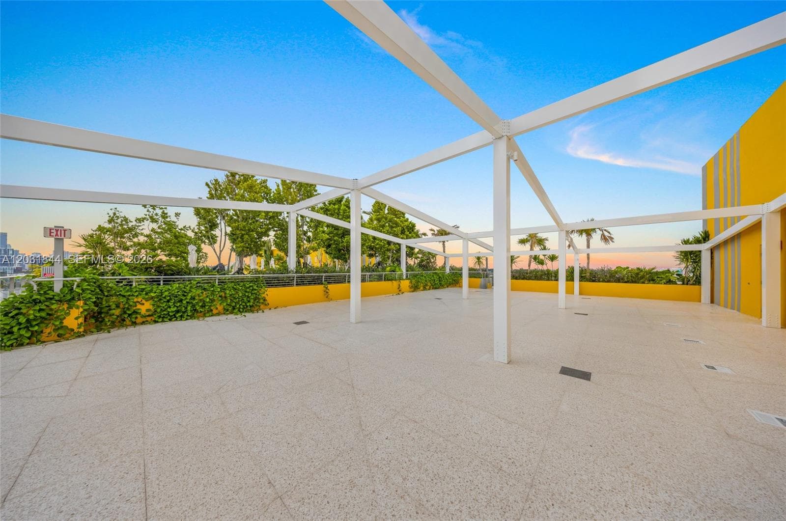 90 NE 32 # 1013, Miami FL 33137 — 25