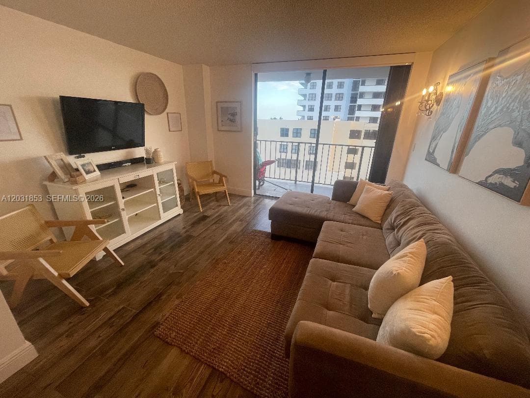 2625 Collins Ave # 502, Miami Beach FL 33140 — 2