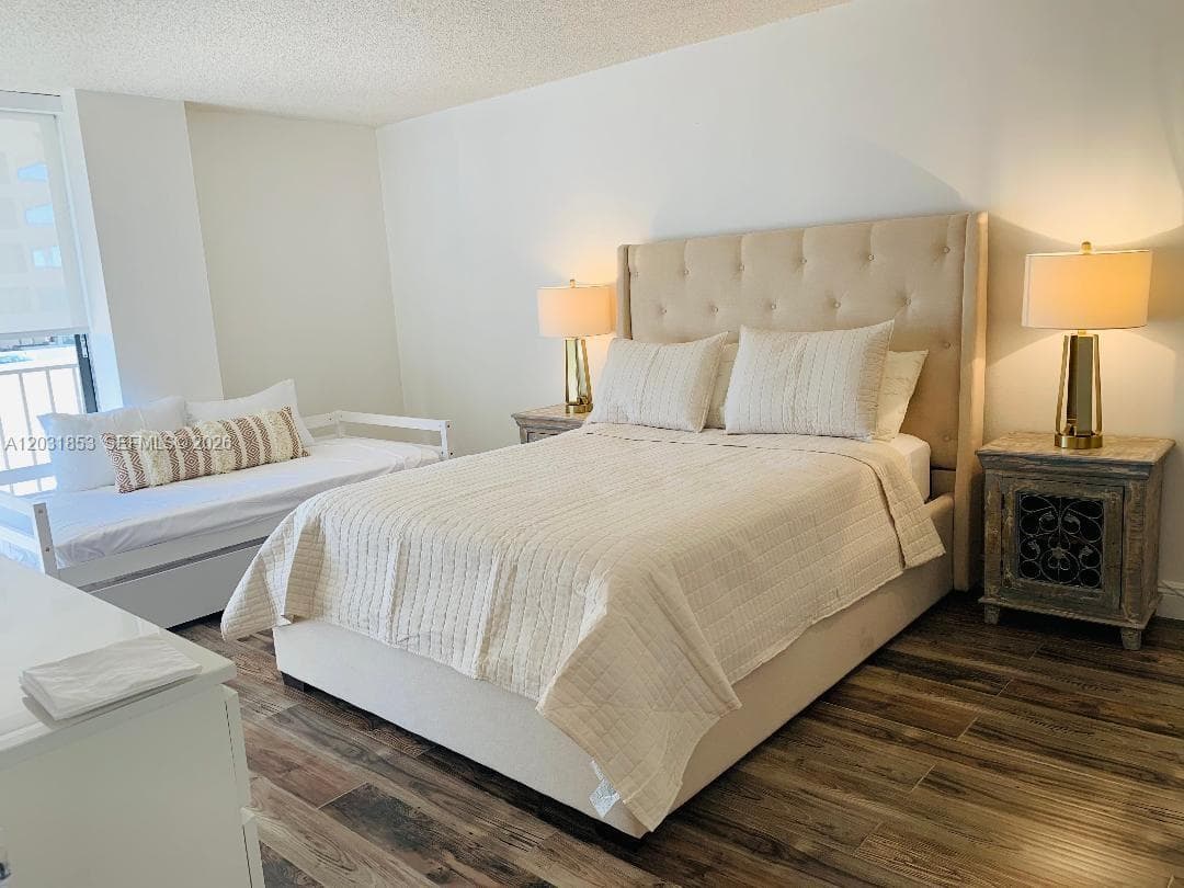 2625 Collins Ave # 502, Miami Beach FL 33140 — 1