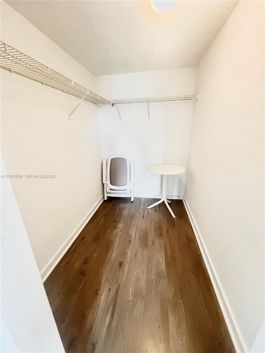 31 SE 6th St # 2307, Miami FL 33131 — 13