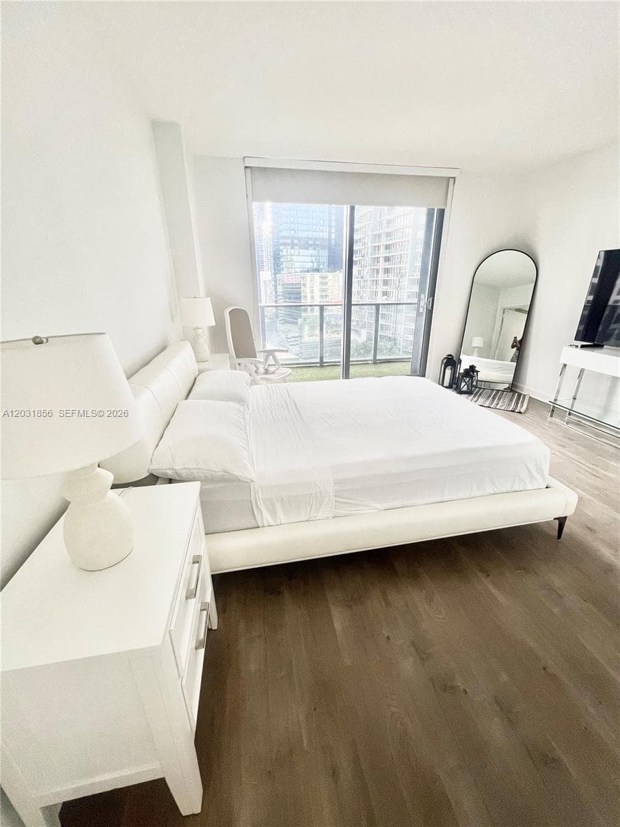 31 SE 6th St # 2307, Miami FL 33131 — 12
