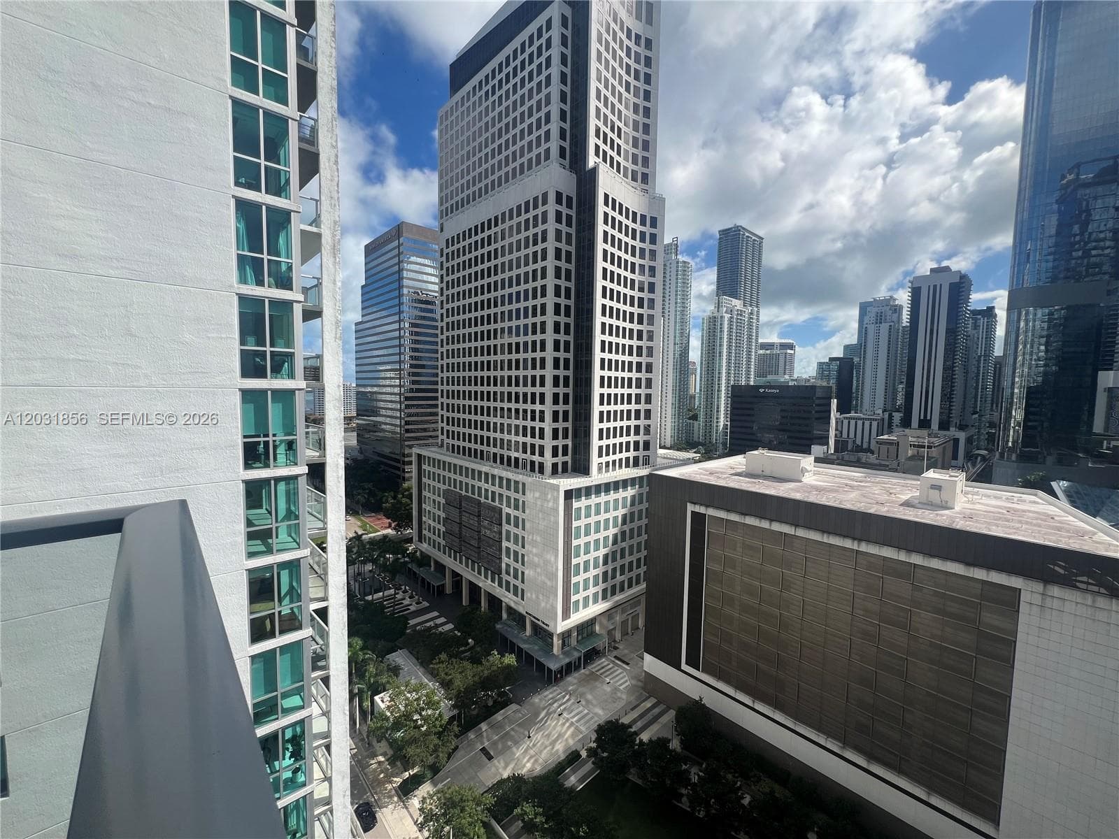 31 SE 6th St # 2307, Miami FL 33131 — 9