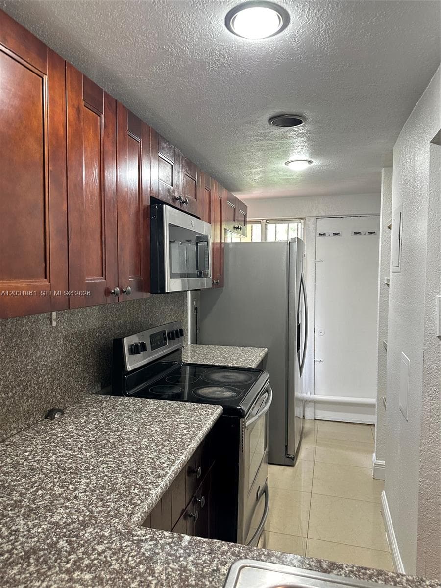 9250 Fontainebleau Blvd # 202, Miami FL 33172 — 9