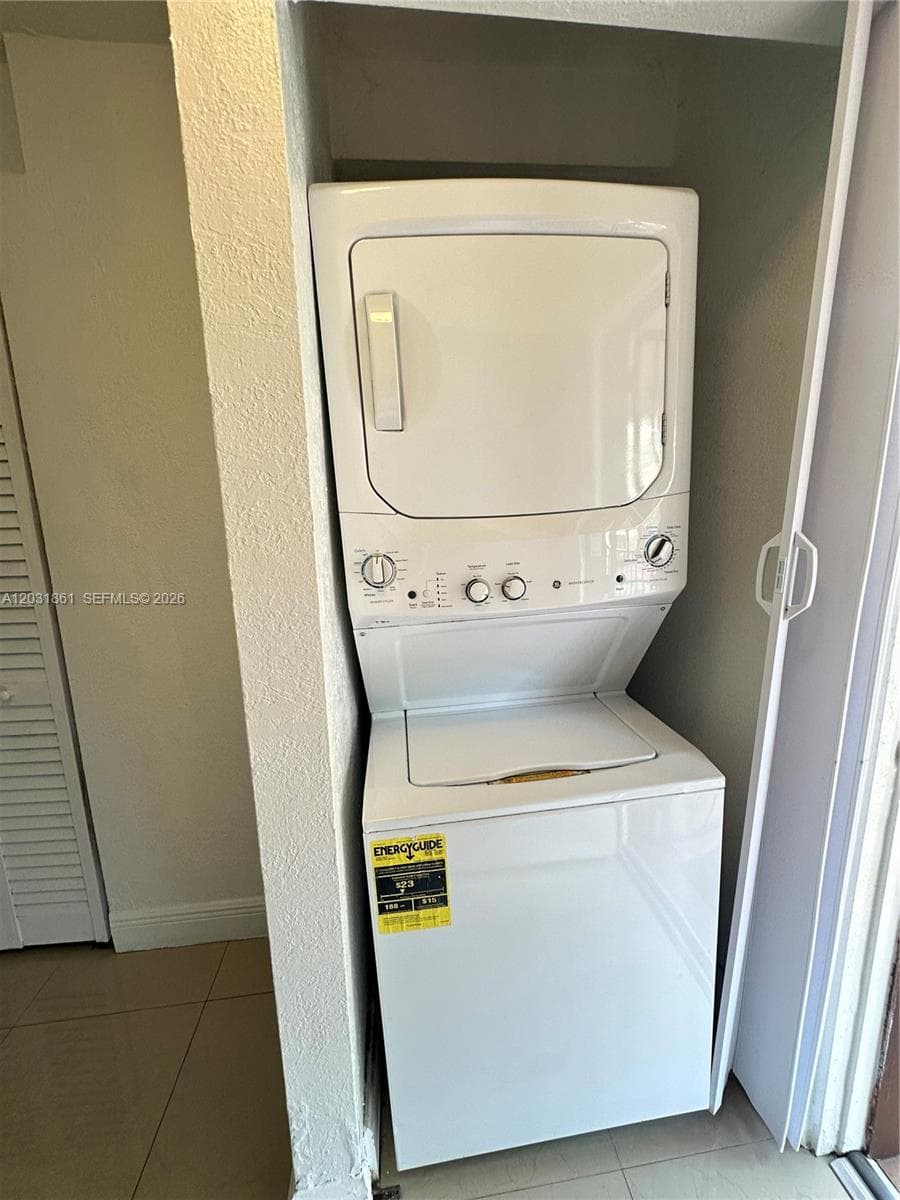 9250 Fontainebleau Blvd # 202, Miami FL 33172 — 24