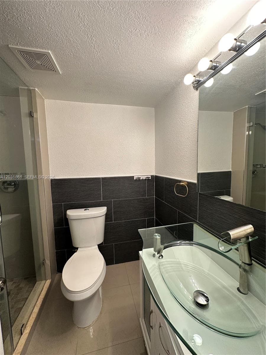9250 Fontainebleau Blvd # 202, Miami FL 33172 — 15