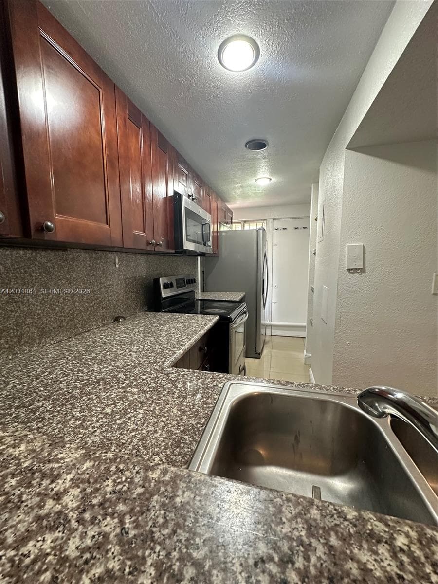 9250 Fontainebleau Blvd # 202, Miami FL 33172 — 8